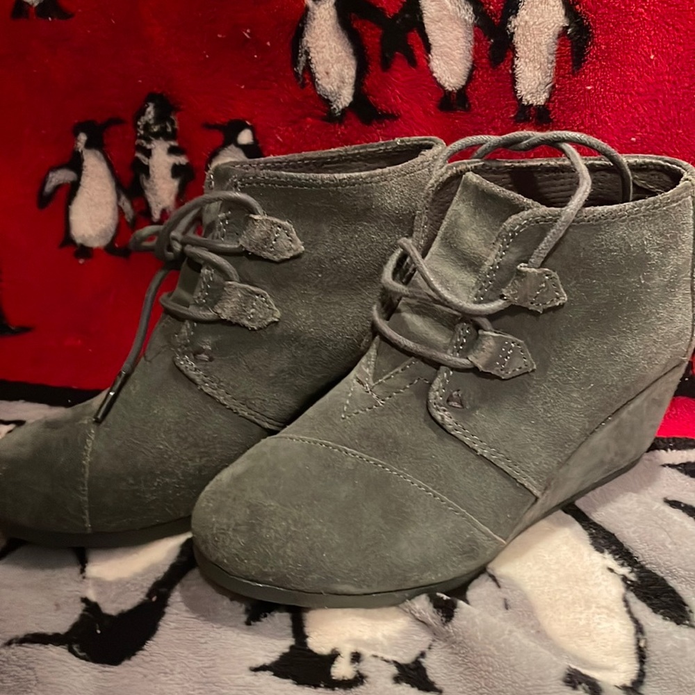 TOMS KALA WEDGE BOOTIES